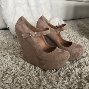 Brand New Dusty Pink Suede Wedges